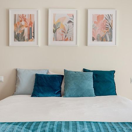 Joivy Stylish City Centre Flat With Parking Maía Eksteriør bilde
